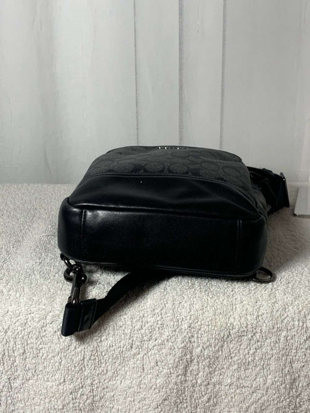 GUC COACH SHOULDER BAG L 8” x H 10” x D 3.75” - Picture 4 of 9